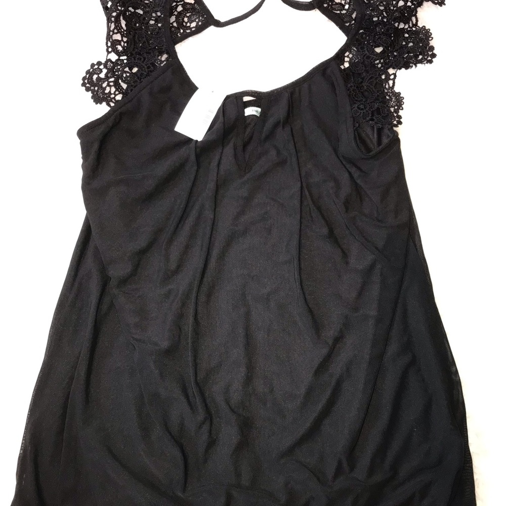 NWT black top